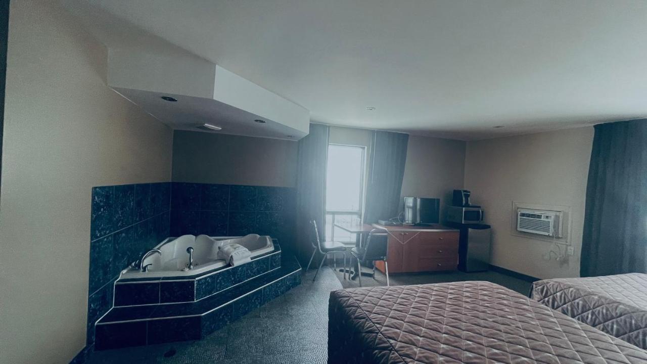 Motel Falcon Brossard Exterior photo