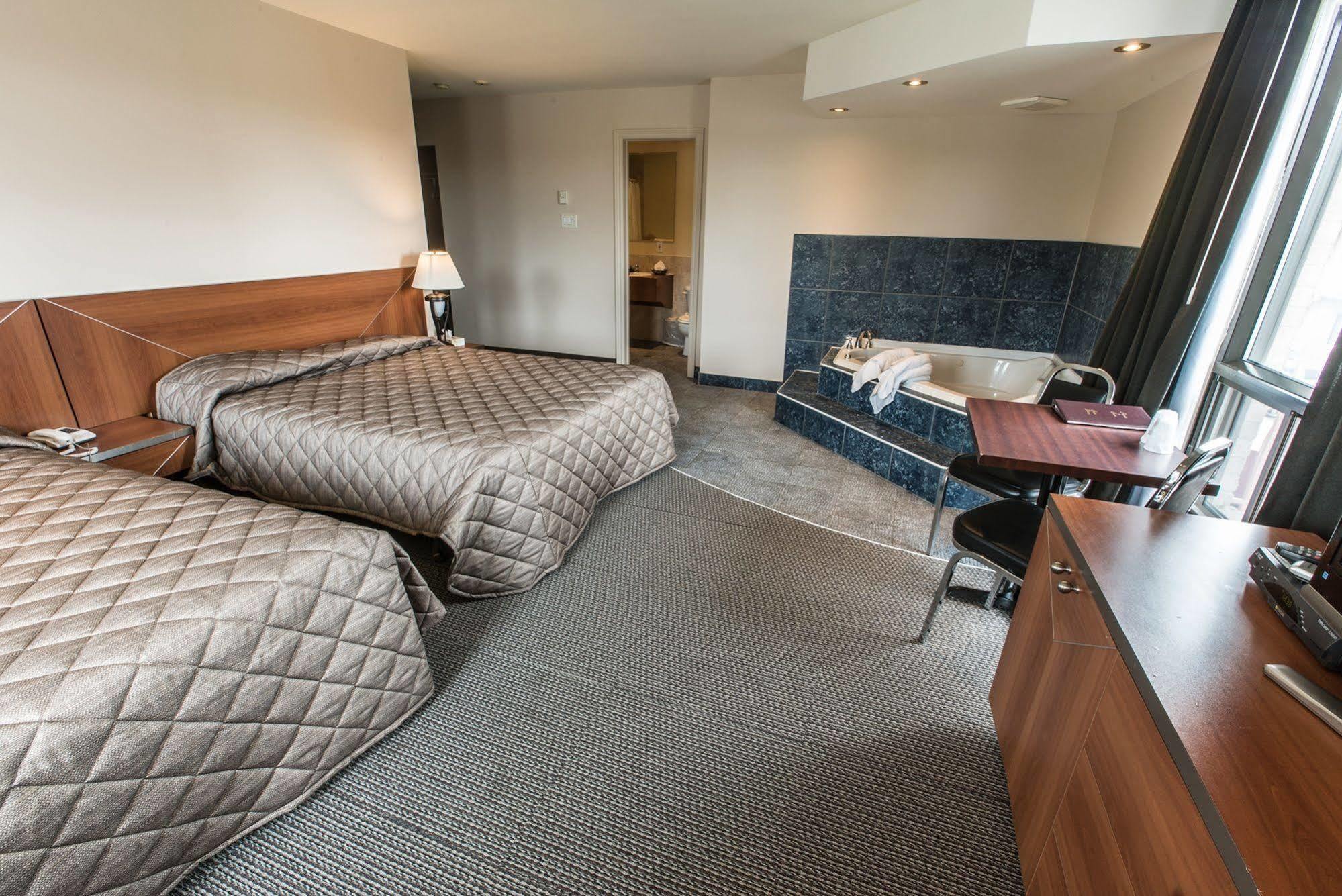 Motel Falcon Brossard Exterior photo
